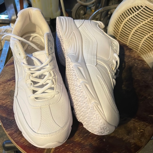NEW Fila shoes size 12 - Picture 1 of 3